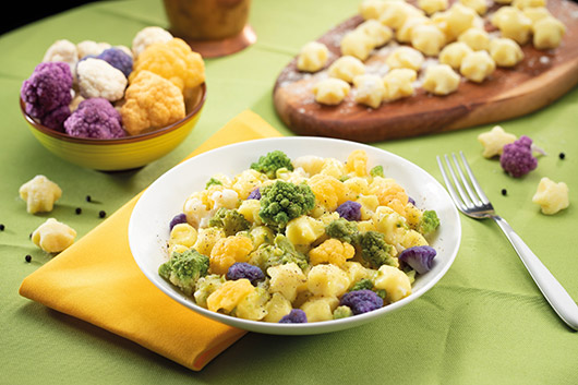 Stelline di patata con crema di broccoli ai funghi e pinoli tostati ricetta